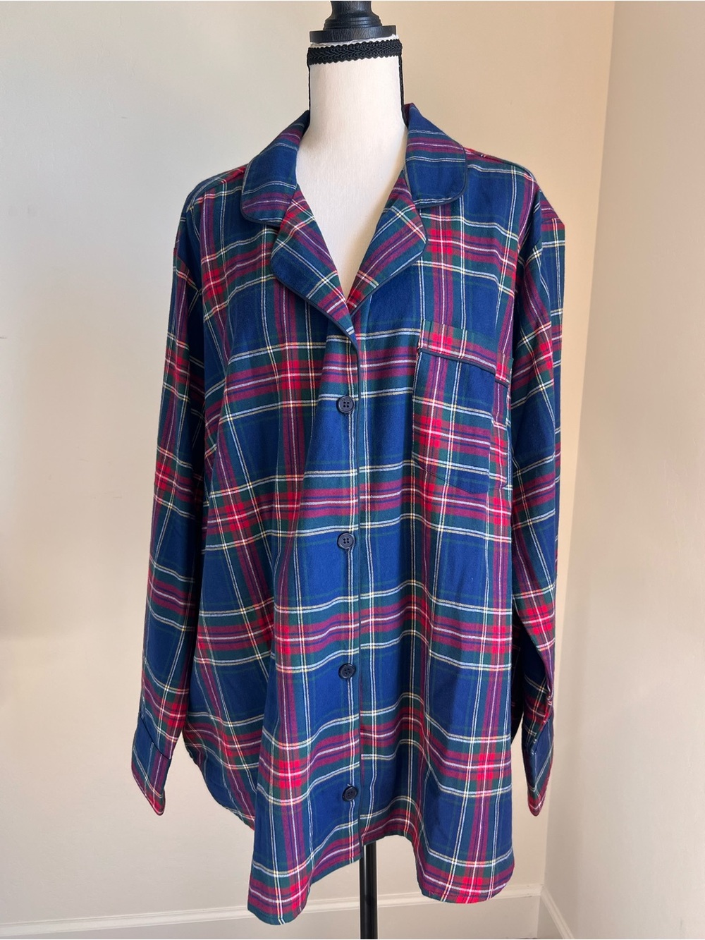 Women’s Plaid Button-Front Windsor Tartan Pajama Top in Navy and Red 2X